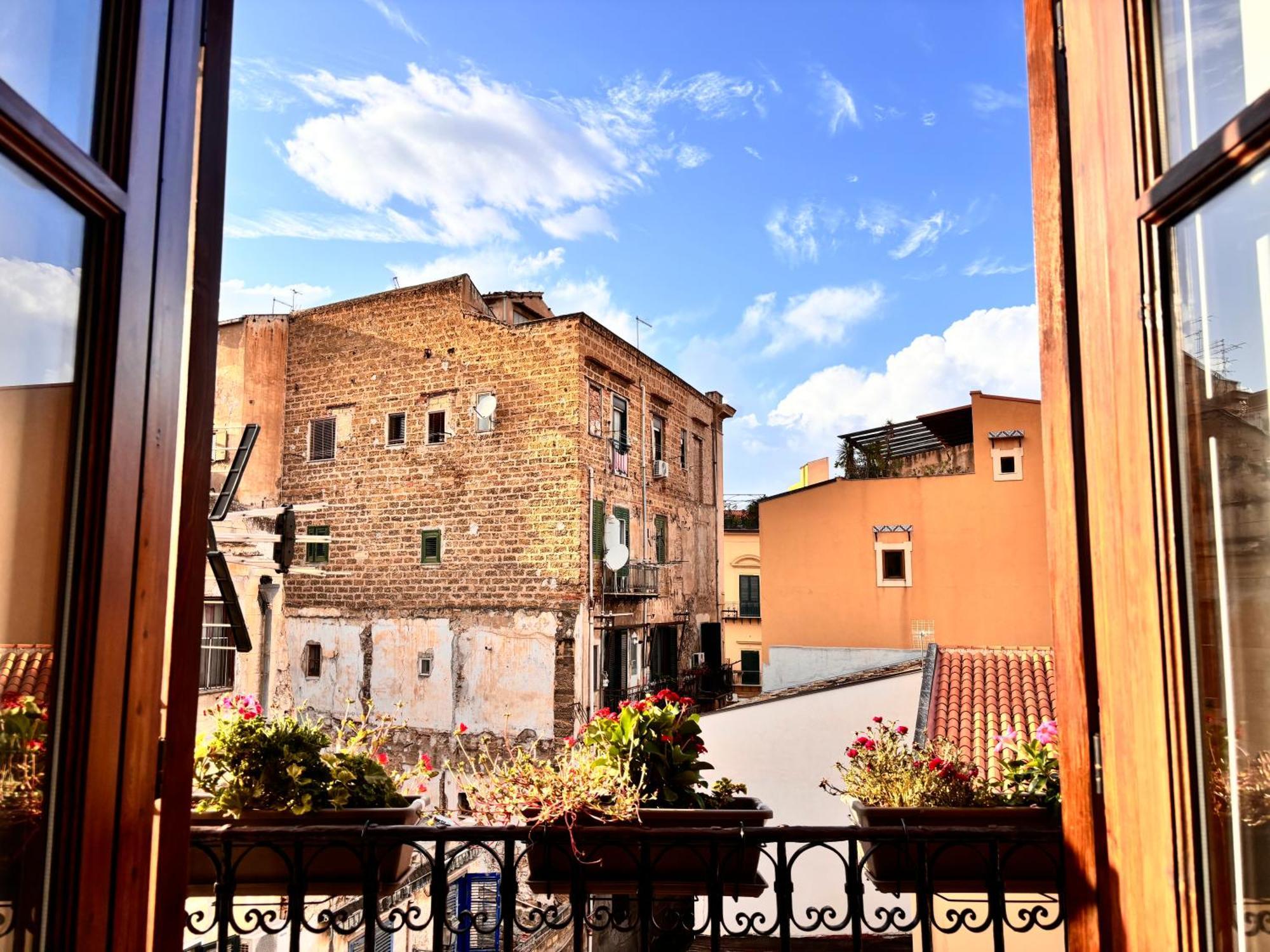 Casa Cassarelli In Centro Lejlighed Palermo Eksteriør billede